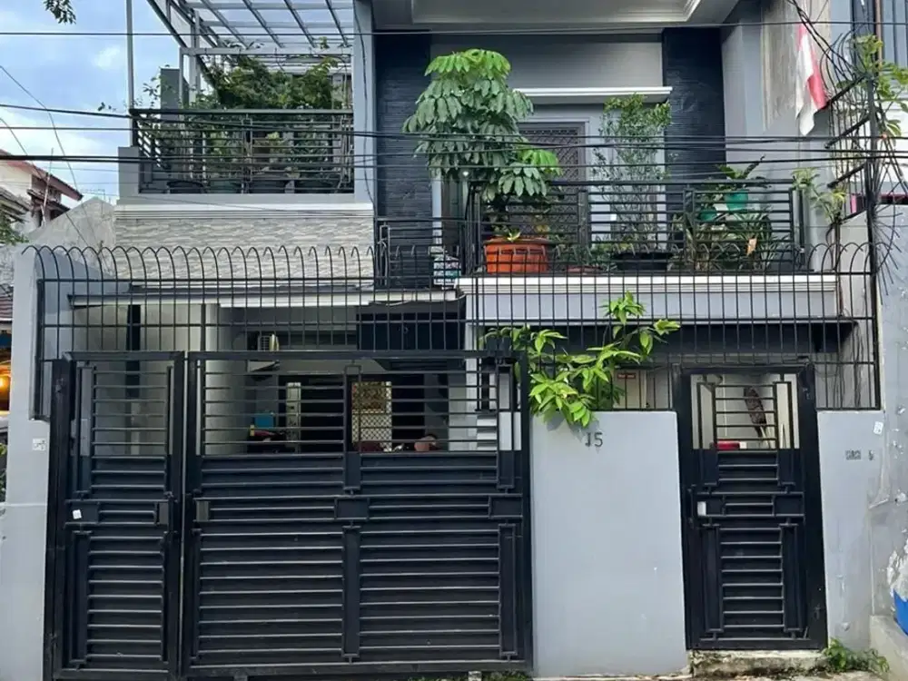 Rumah 3 lantai murah dekat ke tol, mall, gading di Sunter Jaya Jakarta Utara