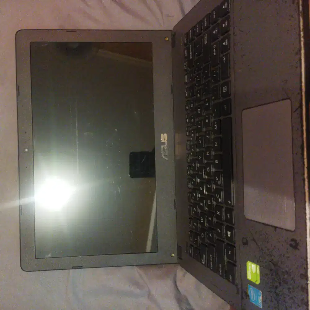 Laptop ASUS Core i5 RAM 4GB DDR3 NVIDIA GeForce 720M – Tanpa HDD