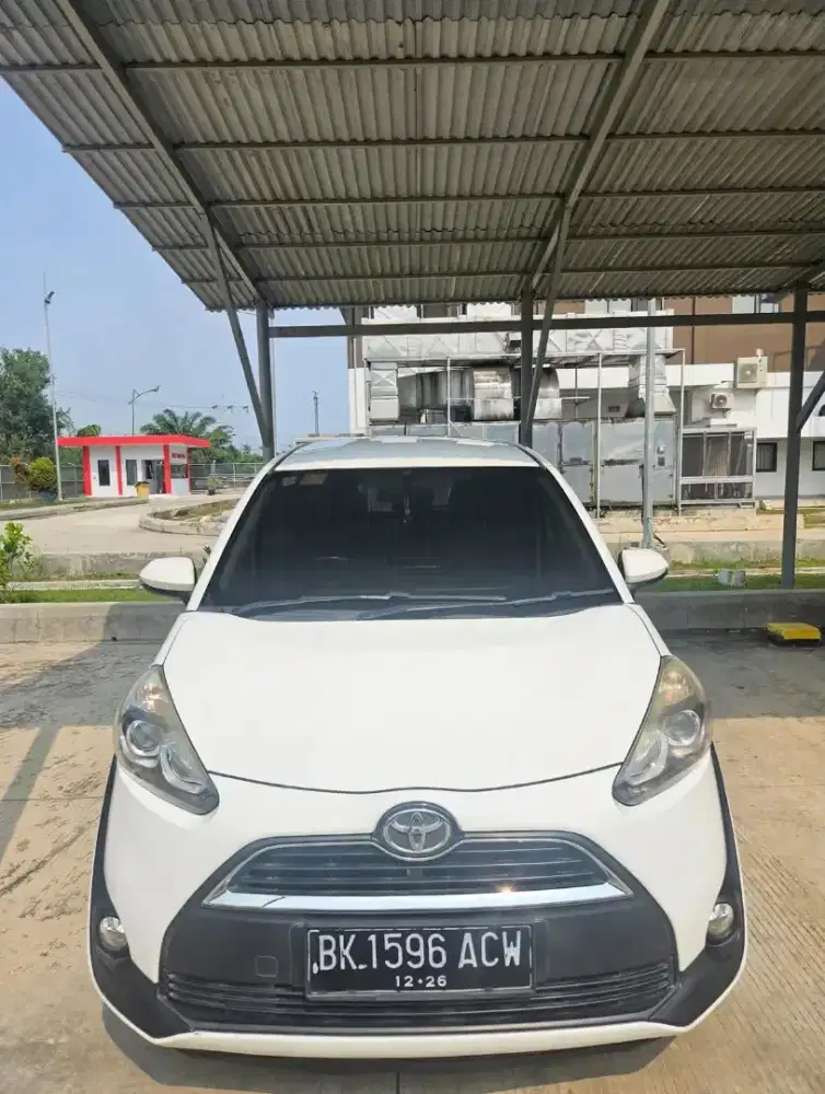 Toyota sienta g matic