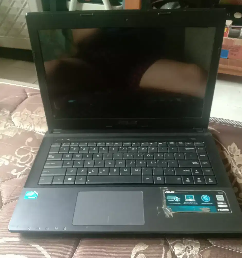 Laptop ASUS bekas