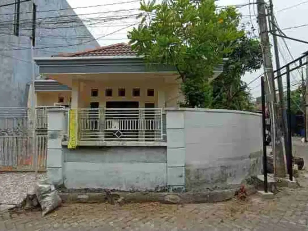 dijual rumah di Kebraon indah permai Surabaya
