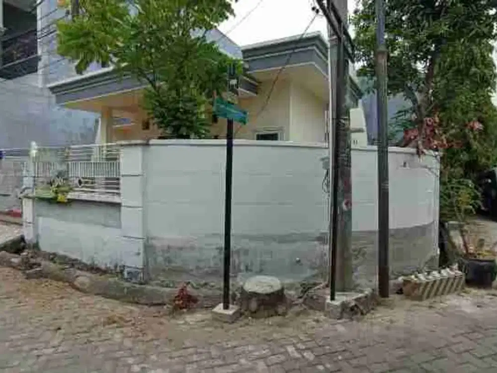 dijual rumah di Kebraon indah permai Surabaya
