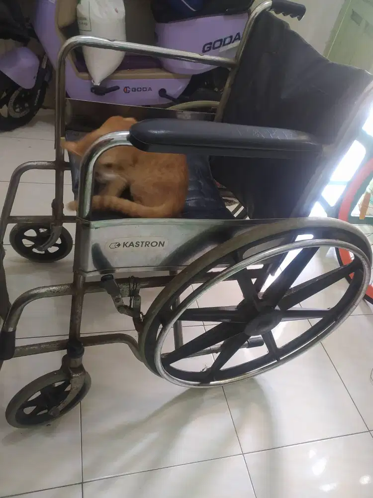 Kursi Roda ukuran besar