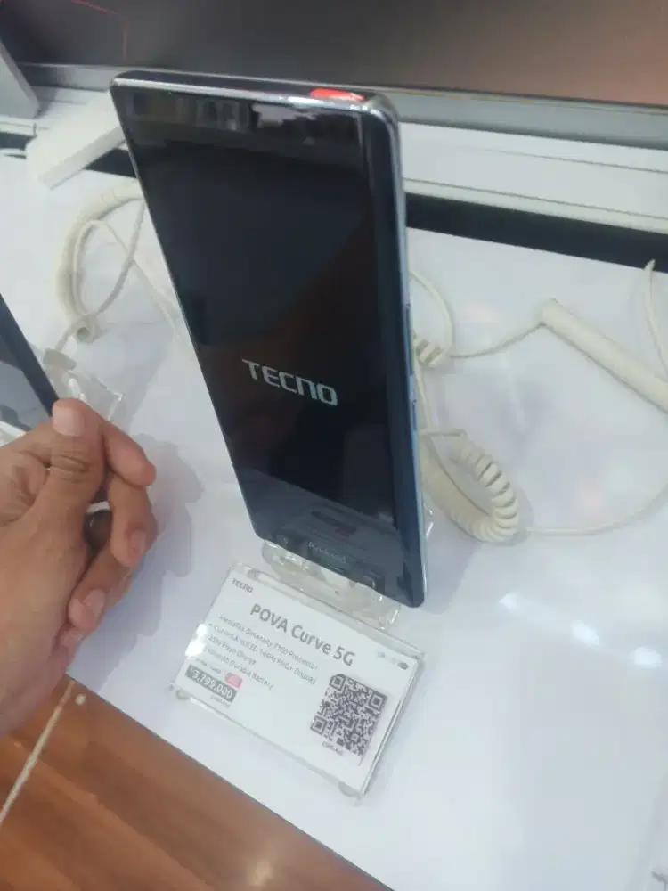 Tecno curve 5G terbalik di kelasnya promo cicilan dengan Home Credit