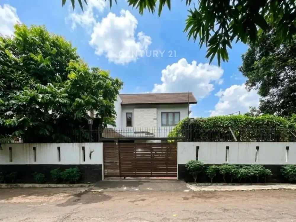 Di Jual Rumah Asri Halaman Luas  Private Di Gandul Depok