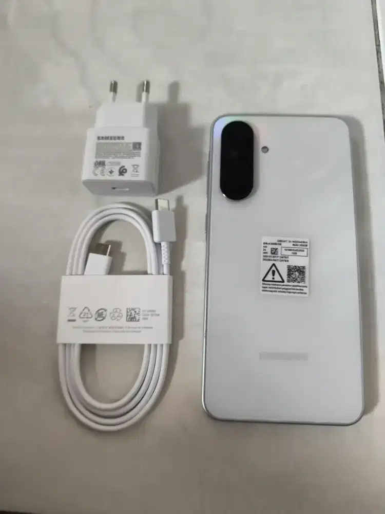 Samsung a36 5G 8/256 white HP charger sein