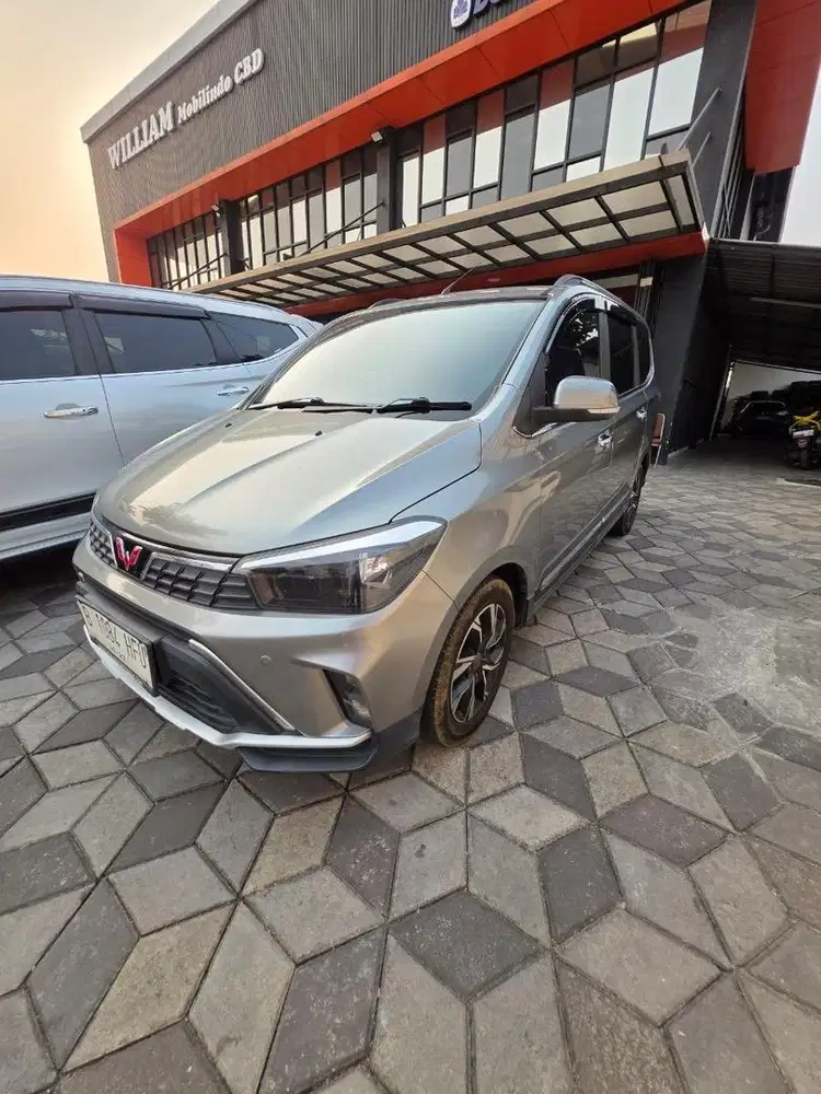 Wuling Confero s lux Tahun 2022