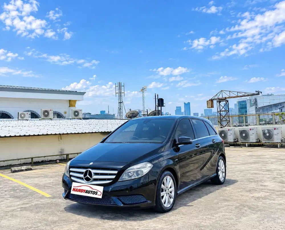 Mercedes Benz B200 2012 Automatic HItam Metalik