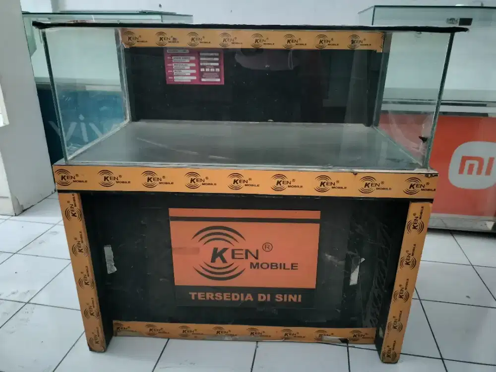 Jual etalase kaca bekas