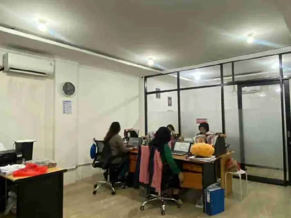 jual murah  ruko bagus siap pakai ada kantor di ifolia harapan indah 2 bekasi