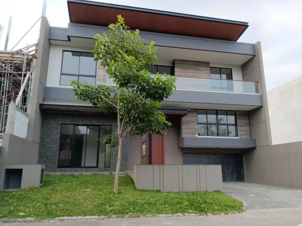 For Sale Luxury House Split Level di Lisbon Pakuwon Indah Surabaya Barat