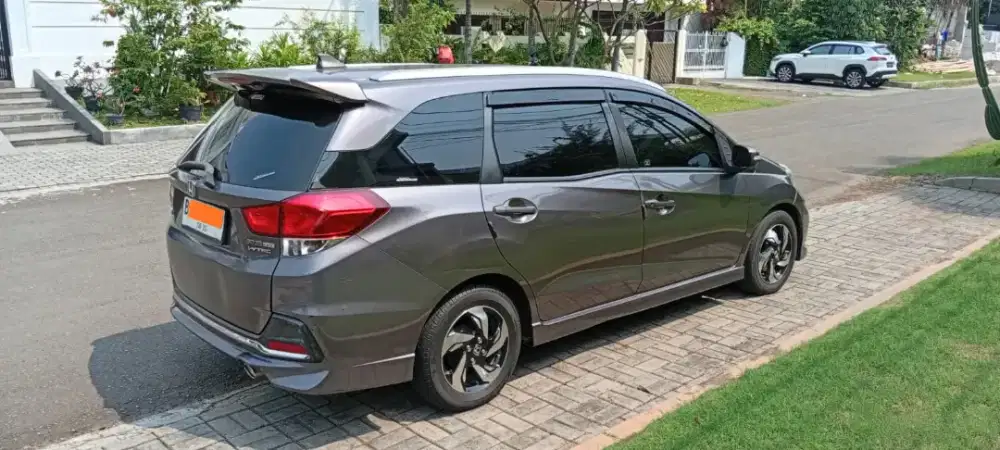 Mobilio RS matic Tangan 1 tunai pakai dari baru