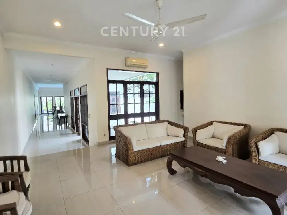 Rumah Siap Huni Kolam Renang Kemang Jakarta Selatan
