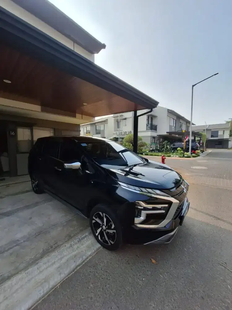 Dijual Mobil xpander ultimate ,matic ,warna hitam