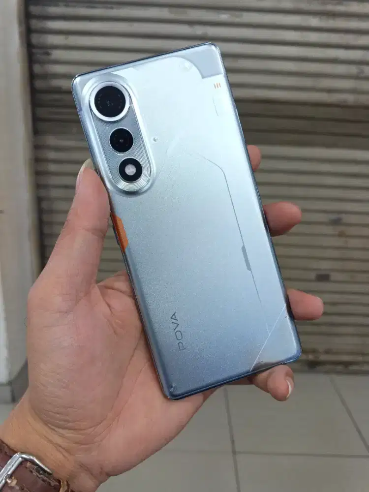 Tecno Pova curve 5G 8/256 GB