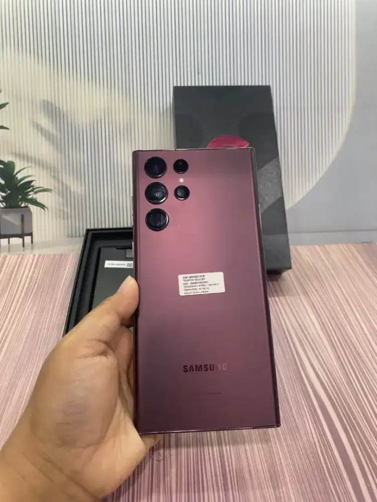 Samsung s22 ultra 12/256 fullset orian
Garansi resmi sein