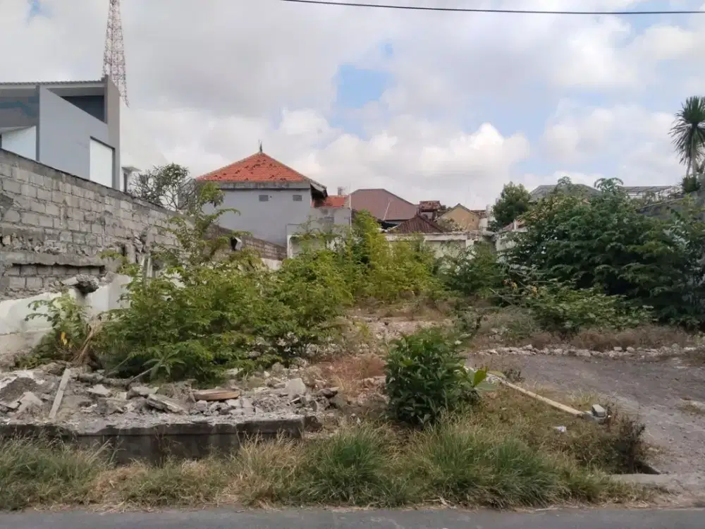 TANAH KOSONG DI JL GATSU TENGAH DENPASAR DEKAT HOTEL CAFFE