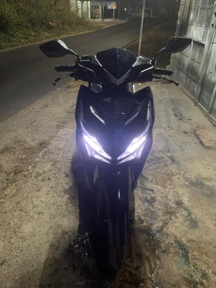 Vario led old 125 tahun 2018