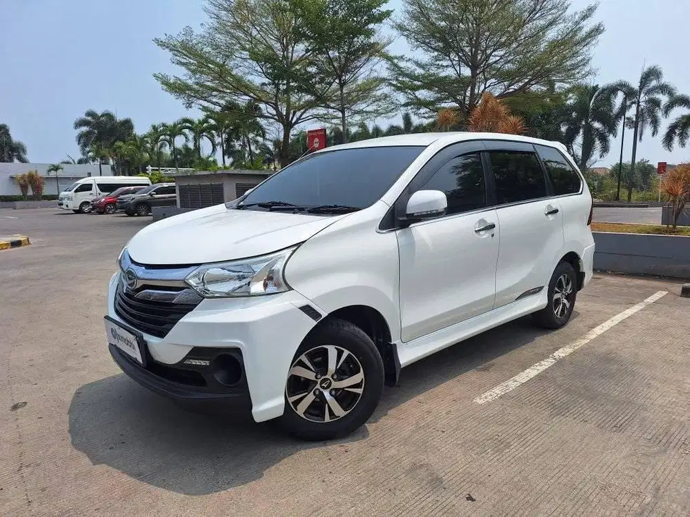 LOW DP Daihatsu Xenia 1.3 R SPORTY Bensin-AT 2016 7FC