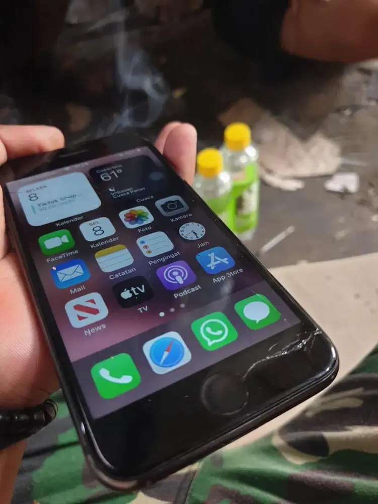 I phone 8 64 gb wifi only batangan
