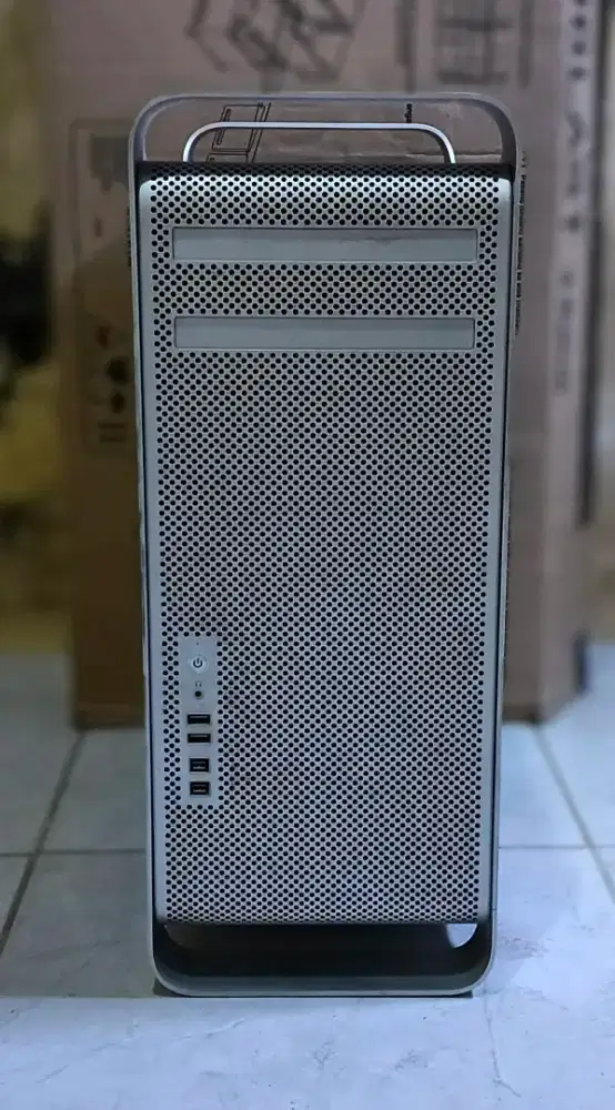 Apple Mac Pro 2010 Quadro Core 2.8 Xeon W3530