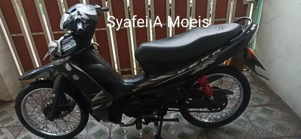 Dijual ...Yamaha Vega ZR Hitam tahun 2012