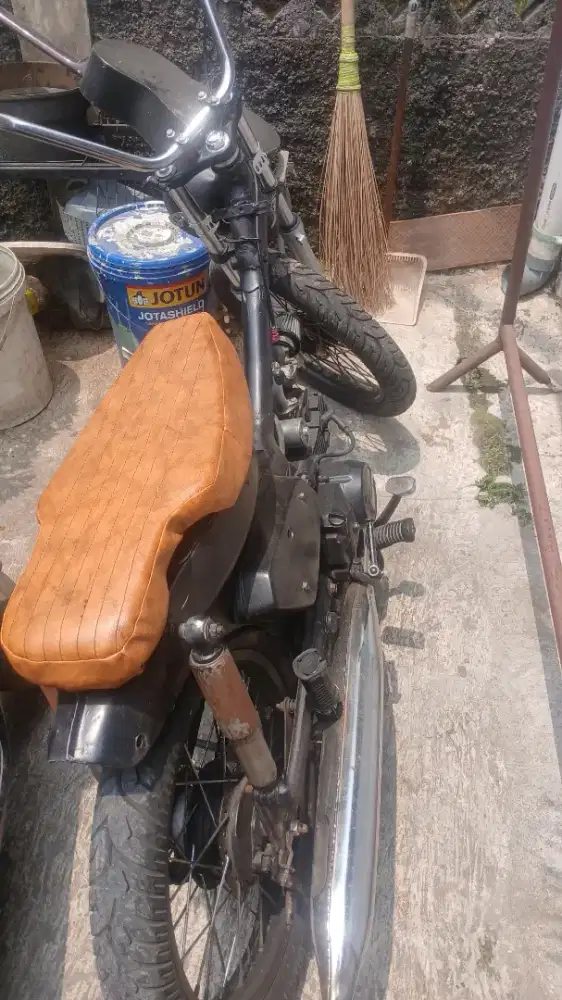 Motor custom astrea legenda
