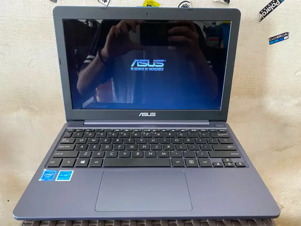 JUAL LAPTOP NOTEBOOK ASUS E203M INTEL N4000 RAM2GB HDD500GB WIN10 ORI