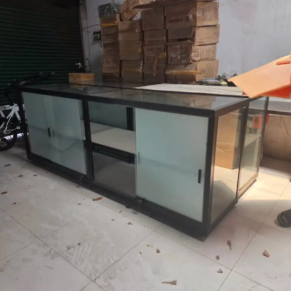 Etalase kaca   aluminiun