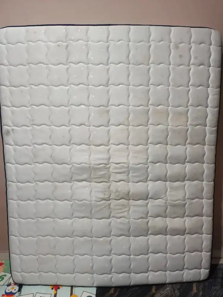 Springbed 200×160×20 bonus 1 set bedcover djual krn mau pulang kampung