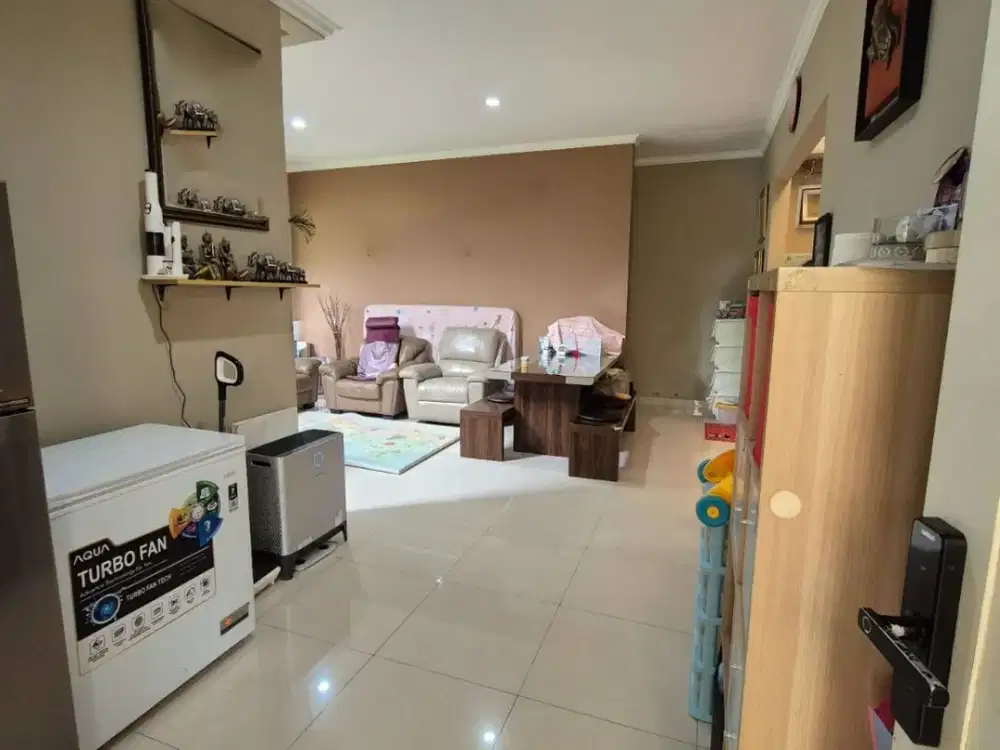 Dijual Rumah Kencana Loka BSD Posisi Hook, Sudah Renovasi Sirkulasi Sangat Bagus Depan Fasum 3+1Kt