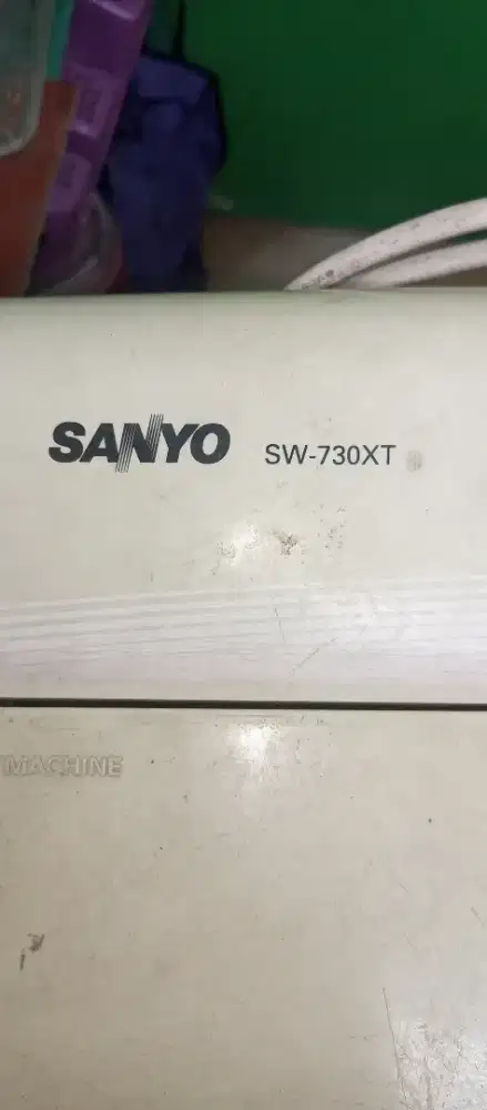 Mesin cuci 2 tabung merk Sanyo tipe Sw-730xt