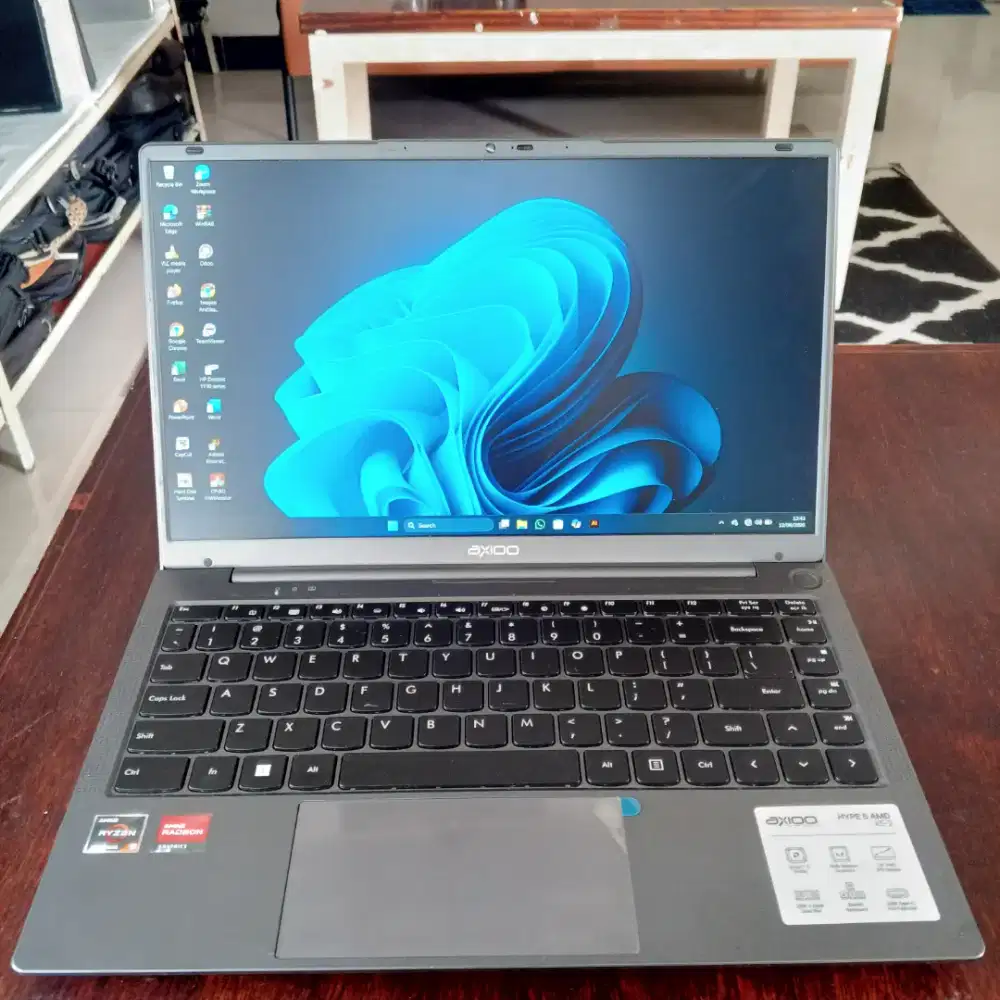 Axioo Mybook Hype 5 Amd x5-2
Ryzen 5-7430U Ram:8Gb Ssd:256Gb