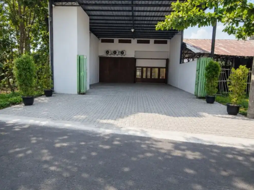Dijual Ruang usaha, luas, strategis dekat Ring Road Selatan Lt 469m2