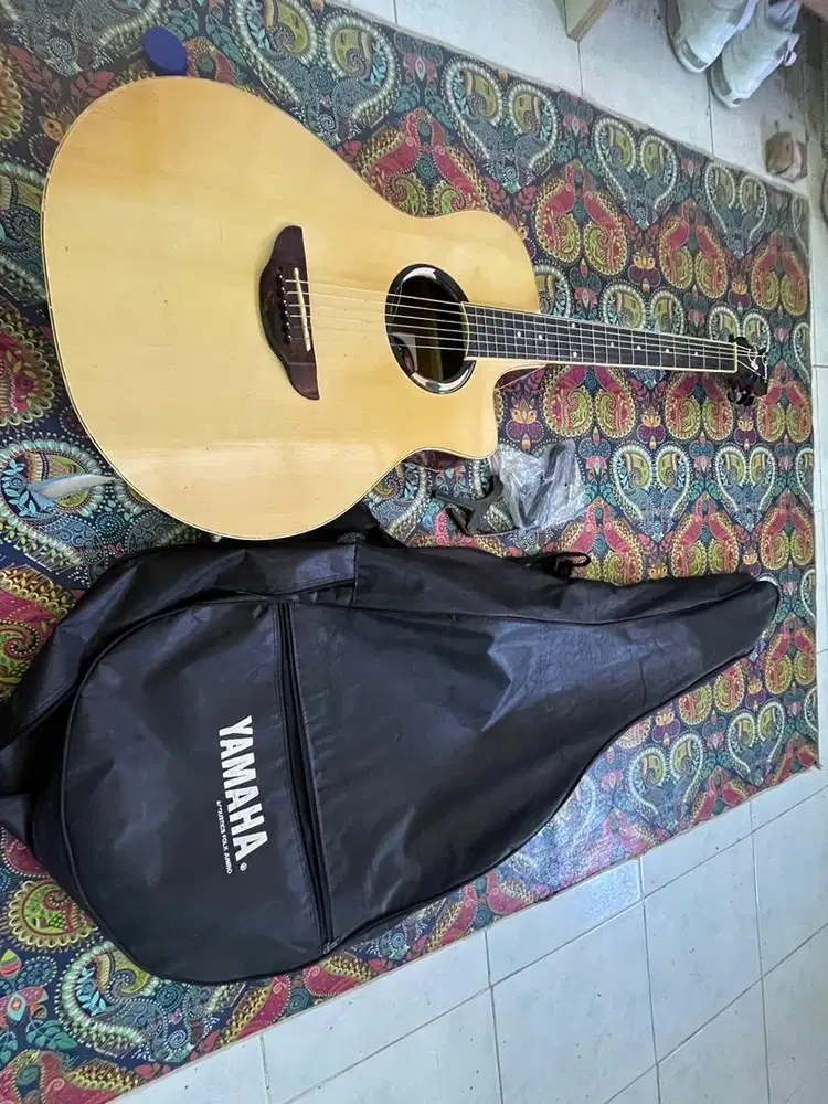 gitar yamaha APX 500II