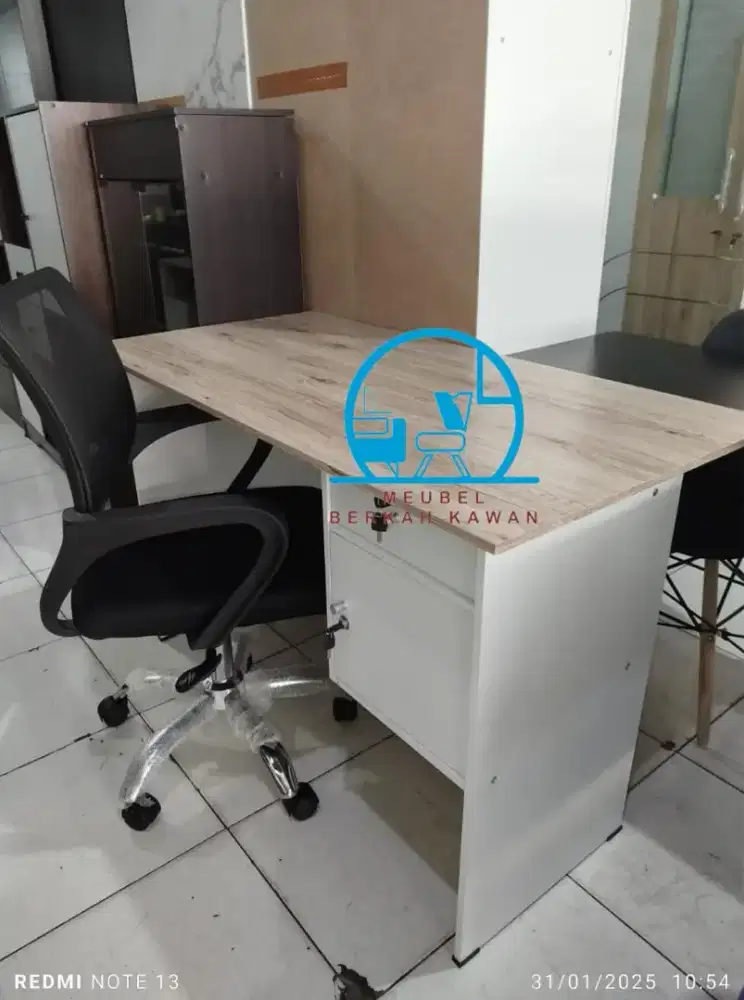 Meja kursi kantor