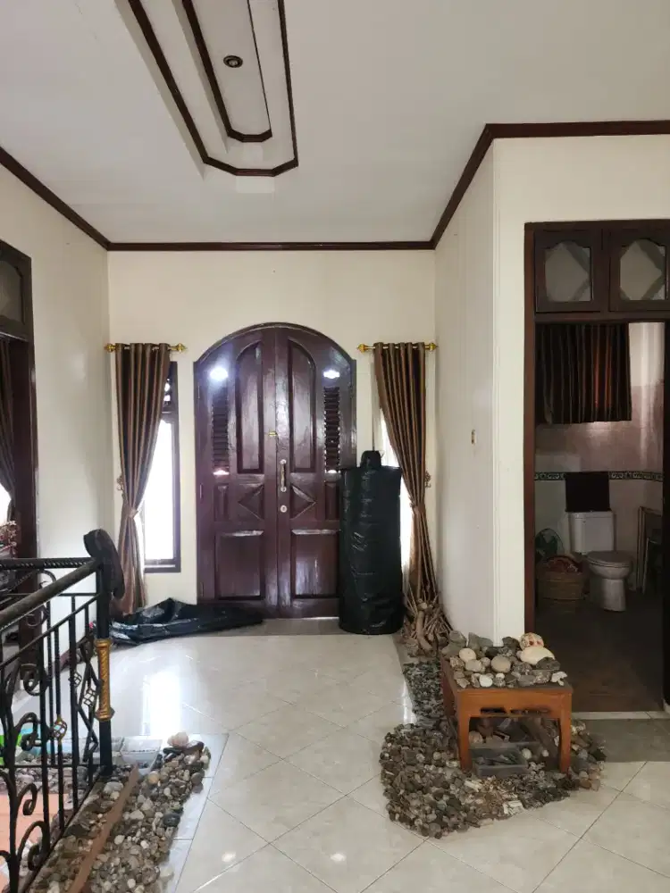Berbagai macam jenis barang antik dijual