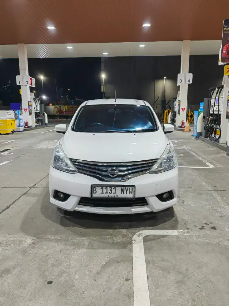 Grand livina  X V 2014  Putih