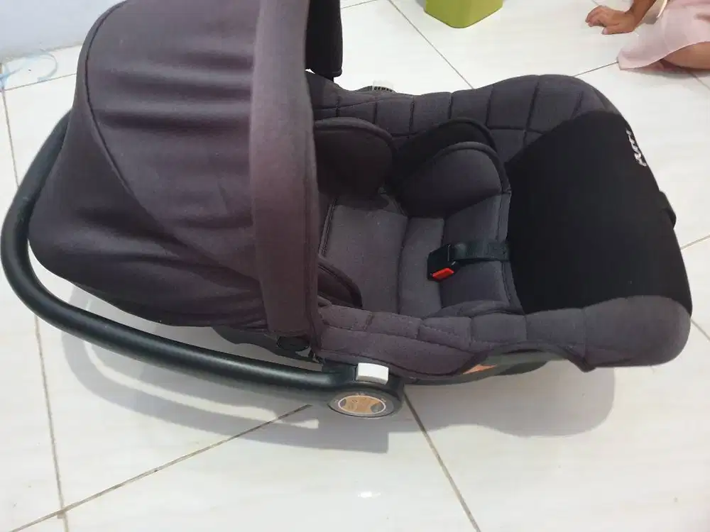 Carseat Pliko Puffy warna hitam
