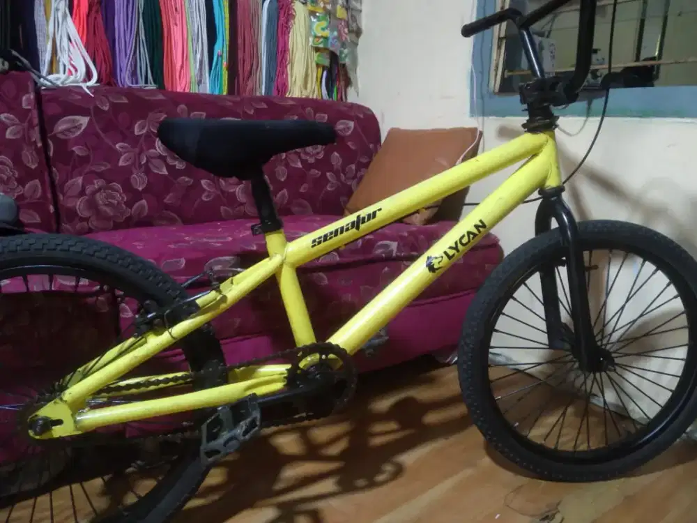 Sepeda BMX UK 20