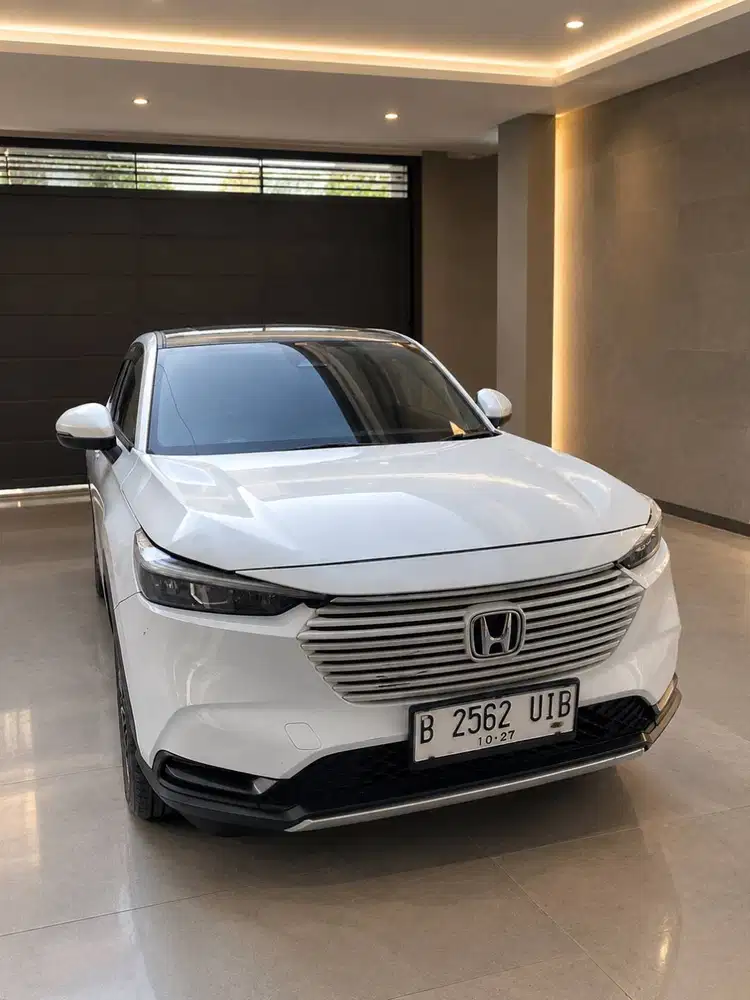 Honda HR-V 2023 ( KM RENDAH )