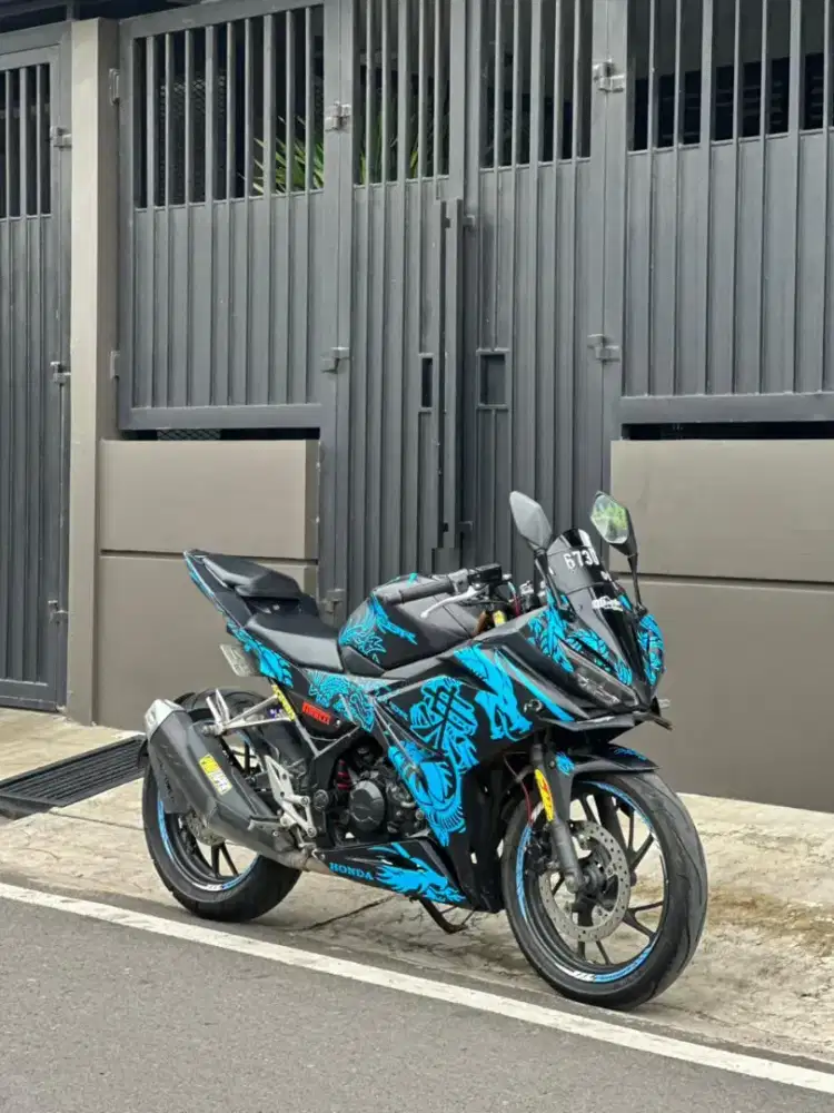 Honda CBR 150R 2016