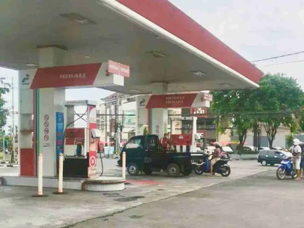 DI JUAL SPBU MASIH BEROPRASI DI AREA Jl.GATSU BARAT DENPASAR BALI