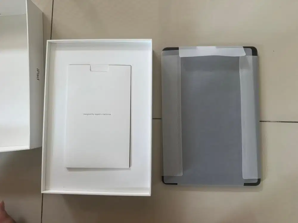 Ipad 9th Gen 64gb black wifi only + apple pencil 1