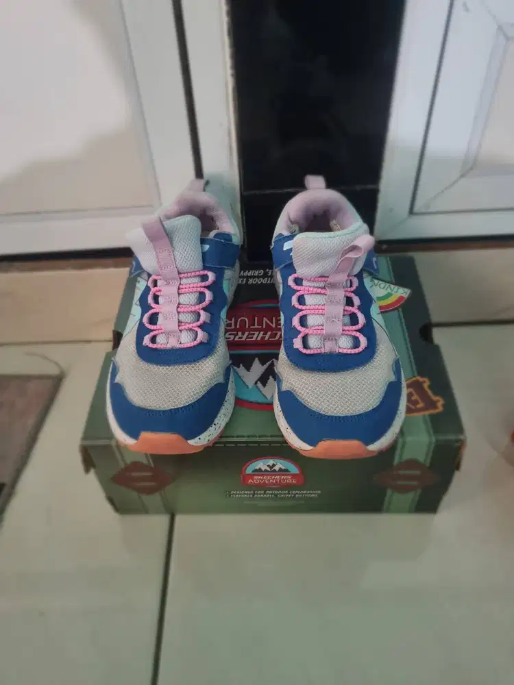 jual sepatu anak perempuan sketcher adventure blitz