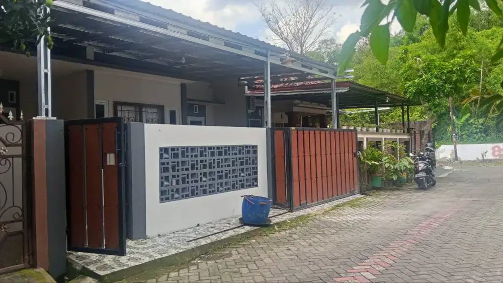 Rumah kuat kokoh dekat ada fatmawati di sinar waluyo semarang