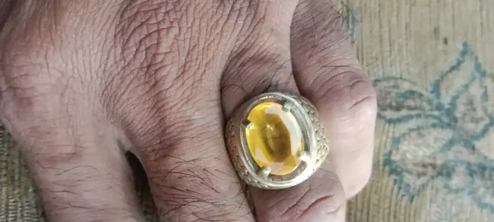 batu pernata topas ruby