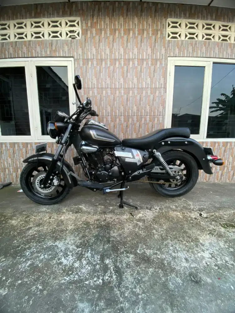 Benelli motobi 200 efi