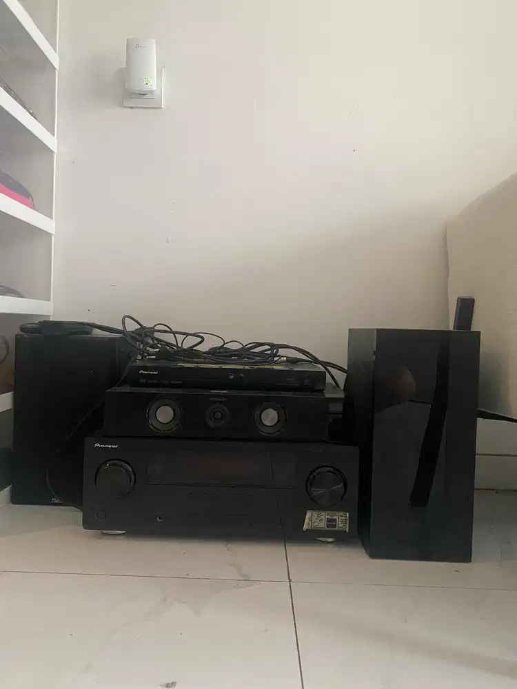 Home Theater Pioneer & Speaker