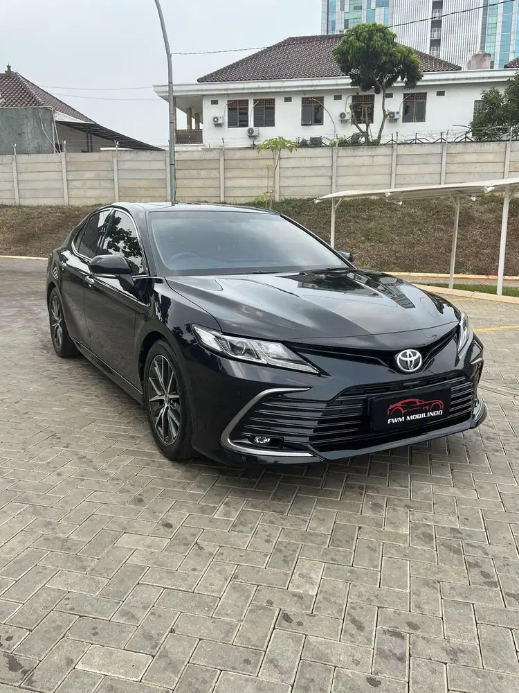 Toyota camry 2.5 V AT 2022 hitam, siap pakai, murmer